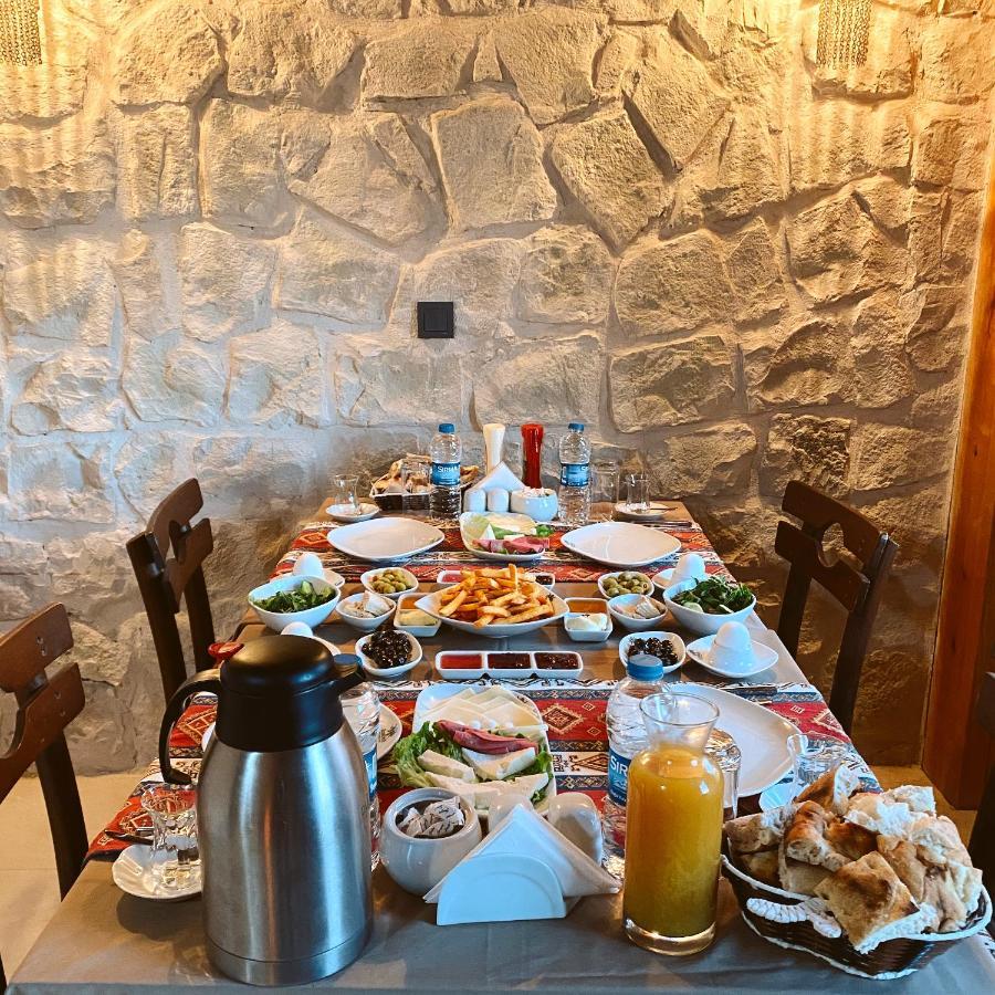 Anatelein Cave Hotel Uçhisar Zewnętrze zdjęcie