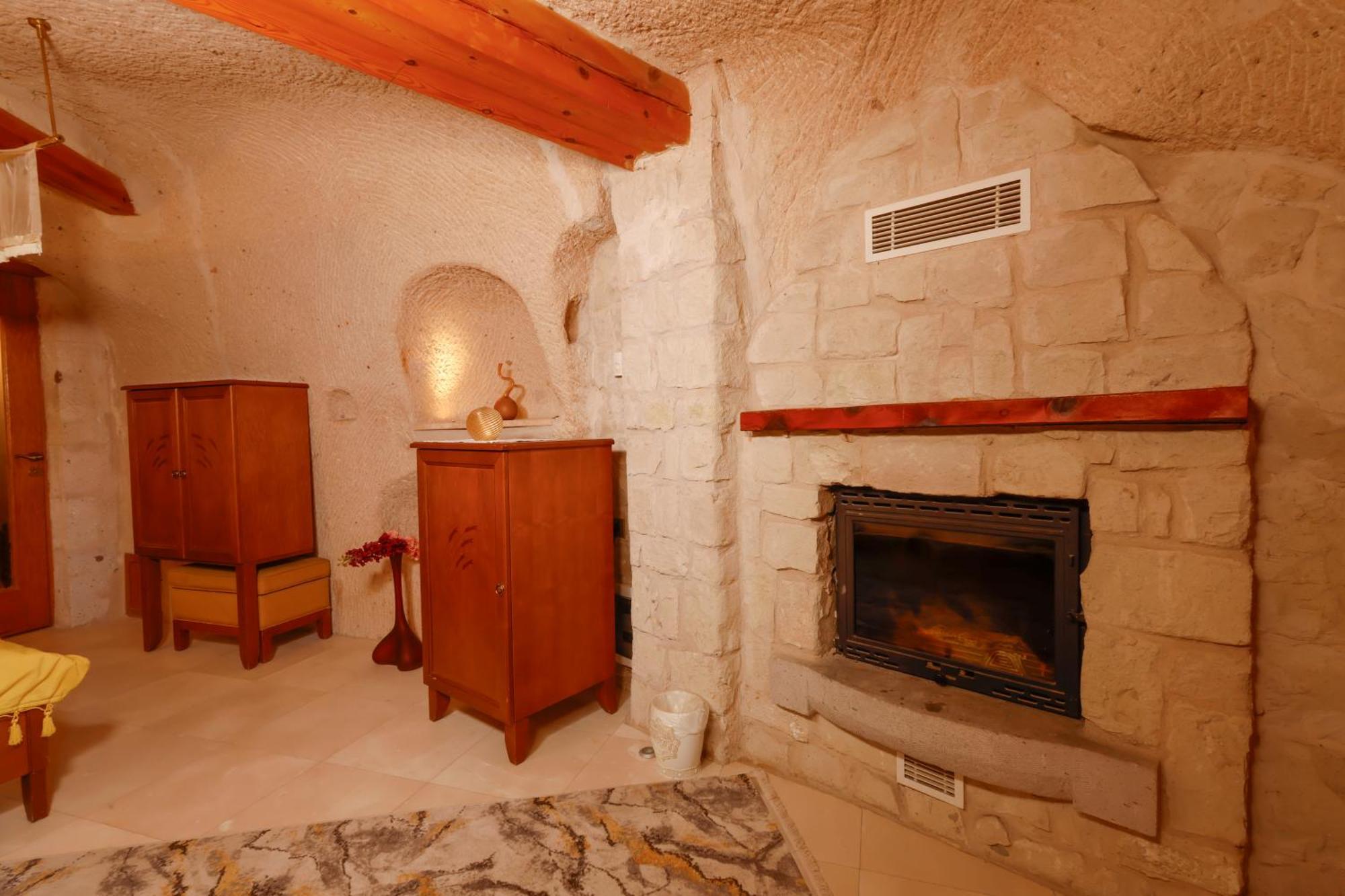 Anatelein Cave Hotel Uçhisar Zewnętrze zdjęcie