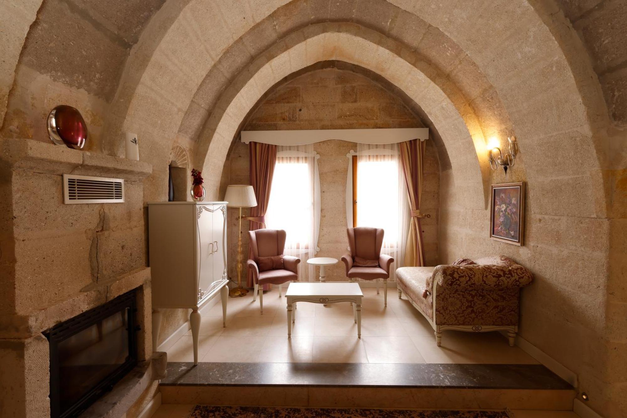 Anatelein Cave Hotel Uçhisar Zewnętrze zdjęcie